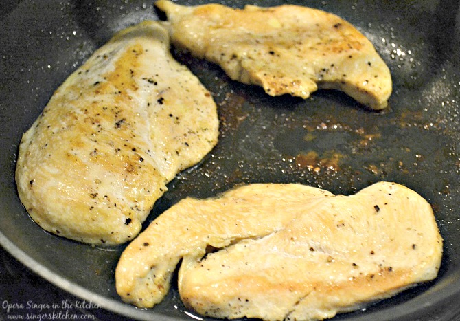 http://singerskitchen.com/wp-content/uploads/2015/01/Cooking-Harvestland-chicken.jpg