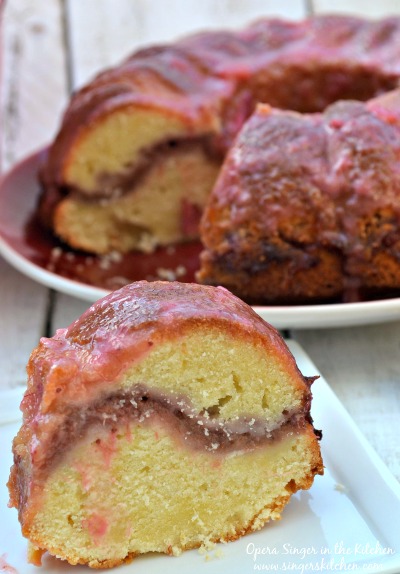 Moist Strawberry Rhubarb 7-up Cake