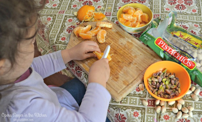 Cutting produce for salad